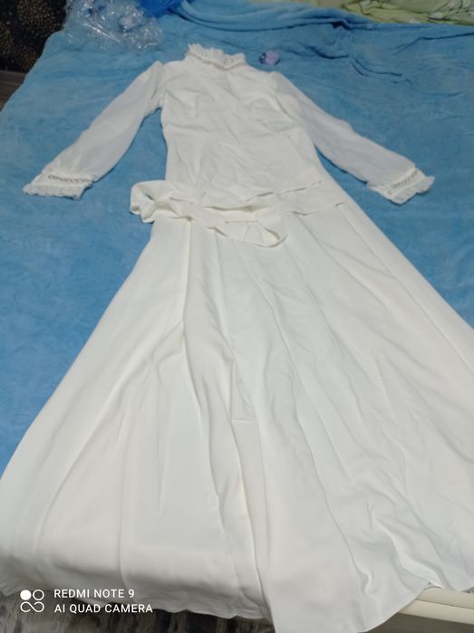 Продам белок платье