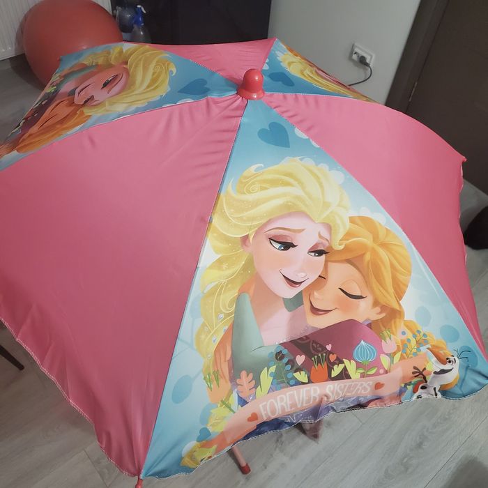 Frozen, set camping cu masuta, umbrelq si scaun. Doar masa a fost fol