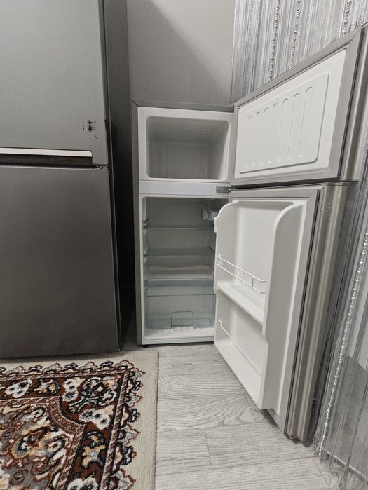 Маленький холодильник