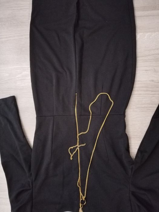 Рокля с 3/4ръкави и ефектен гръб