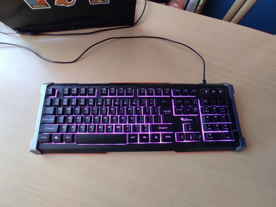 Геймърска клавиатура Genesis Rhod 400 RGB