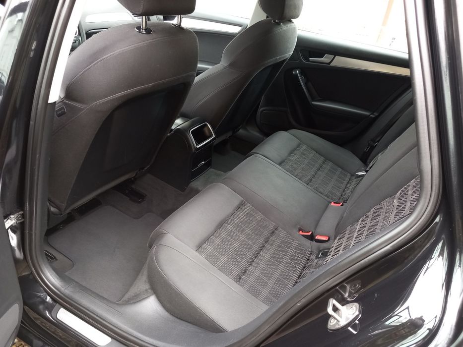 Audi A4 B8 Avant 2011 2.0 TDI
 2.0 TDI - 143 CP - EURO 5