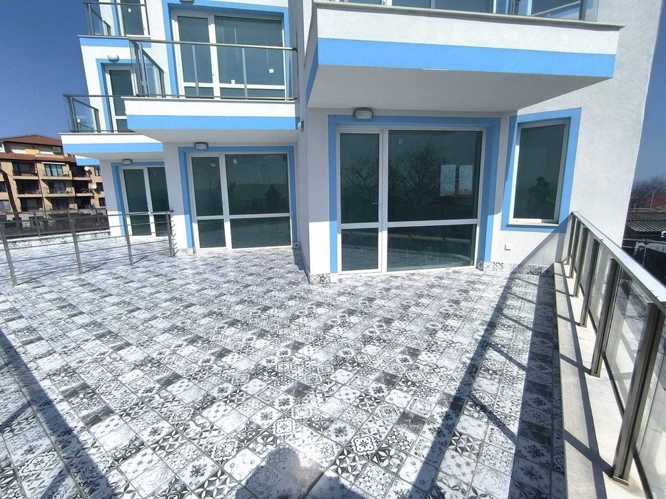 От строителя/двустаен апартамент с тераса/паркомясто/гр. Бяла, Варна