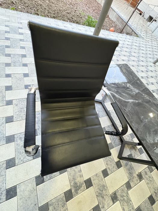 Срочно, продаеться мебель офисная, отдам дешево очень срочно комплект