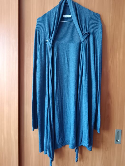 Vând Cardigan in Colț Mărimea XL
