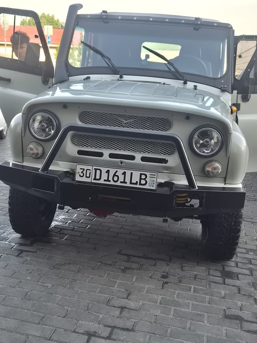 Uaz 31512 belaya noch