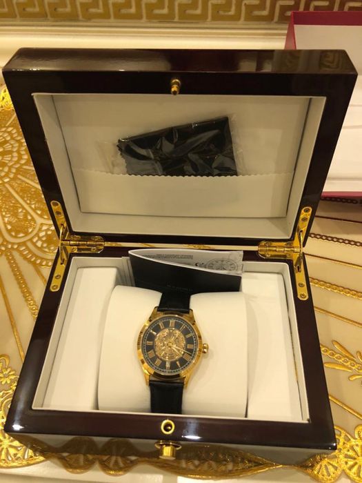 Продат часы Отан