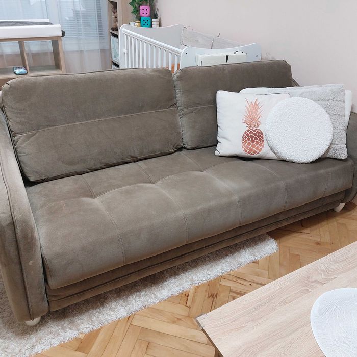 Разтегателен диван