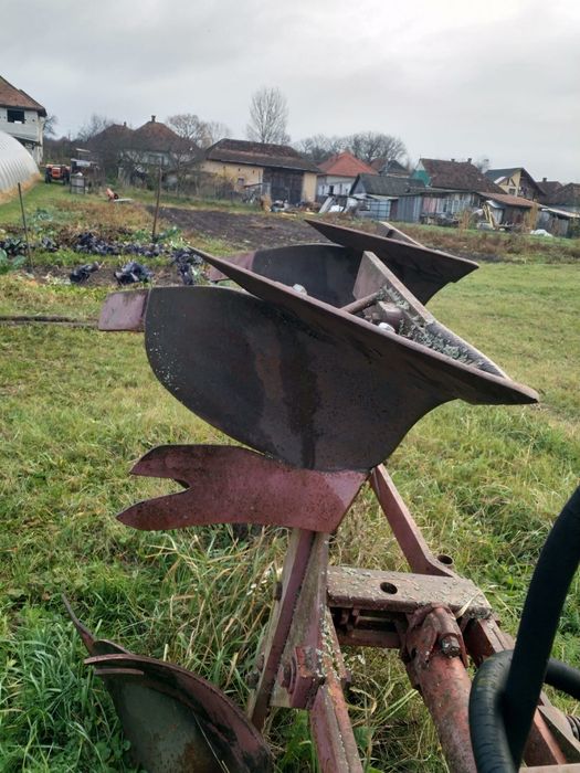 Plug hidraulic reversibil 2 trupite, stare foarte bună