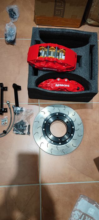 Тормозные системы Brembo, AP Racing.