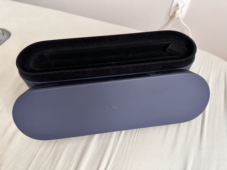 Продам утюжок выпрямитель dyson