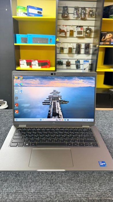 Ноутбук dell lattitude 5240