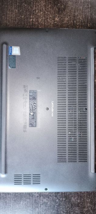 Laptop Dell 7400 fara ecran functional