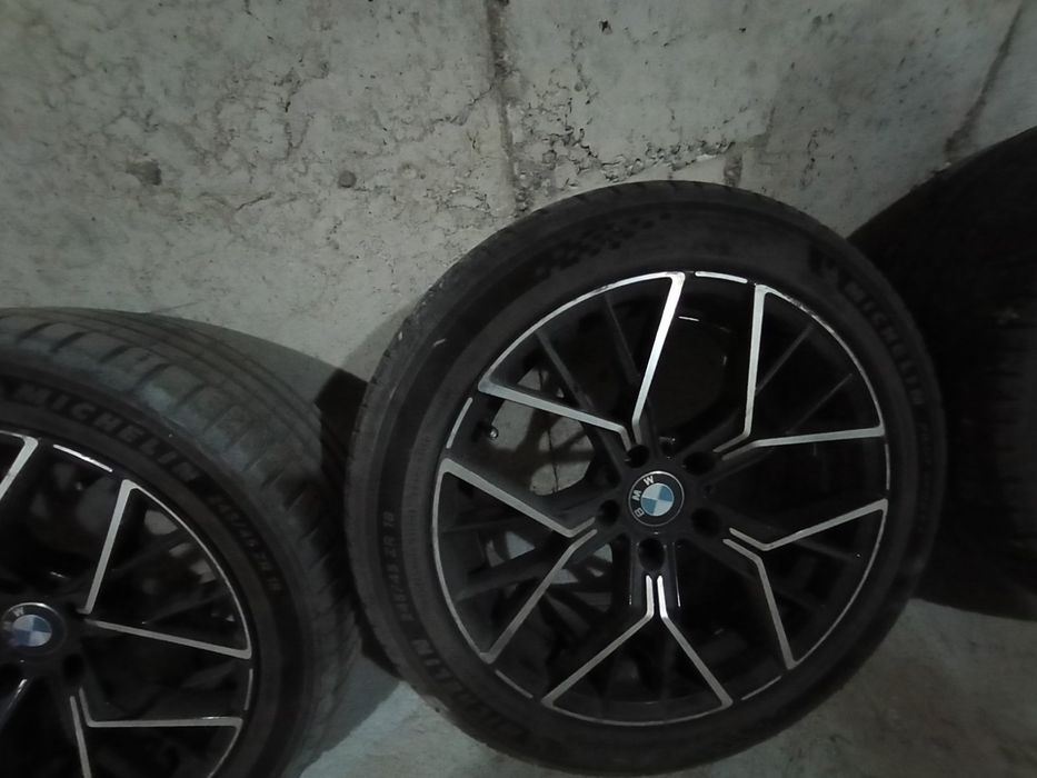 Джанти с гуми за BMW 18 ц. Спорт пакет