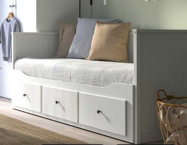 Pat divan Hemnes-Ikea extensibil plus 2 saltele originale