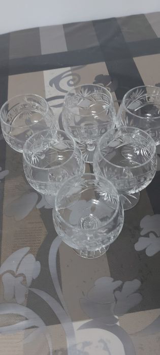 Хрусталь вазалар сатылады