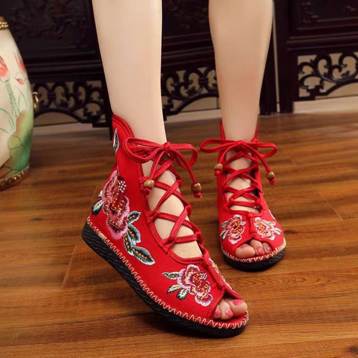 Винтажные осень-весна ботиночки с вышивкой