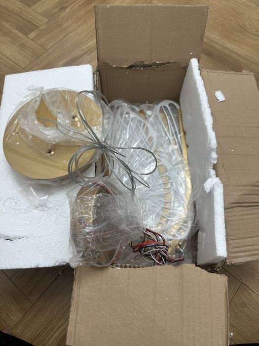 Люстра новая в упаковке