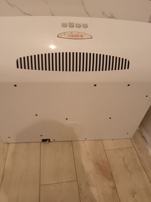 Вытяжка состояние идеально