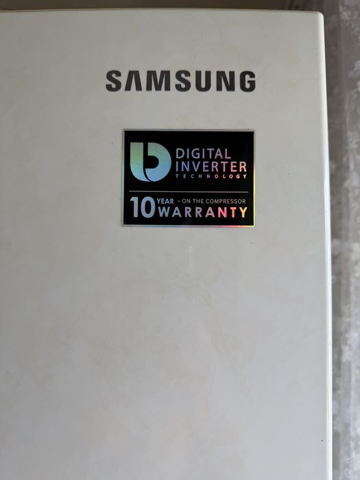 Холодильник Samsung