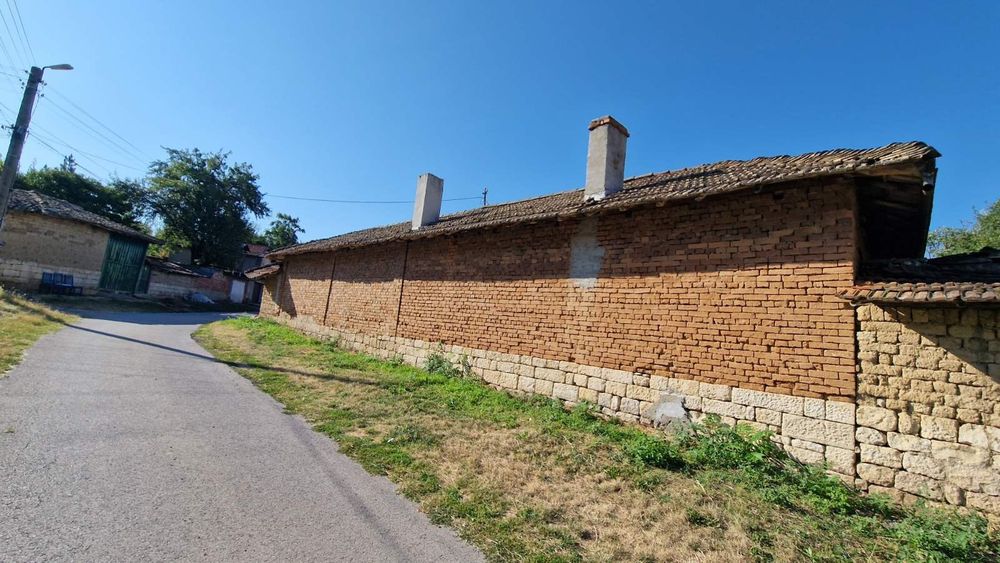 Продава се Къща в Русе, Търговия на едро - 150 кв.м за 153 €/кв.м - Снимка #1