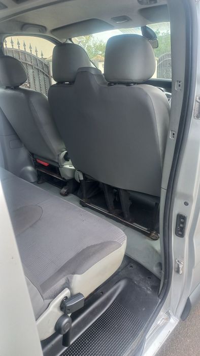 Vând Opel vivaro 2l recent inscris