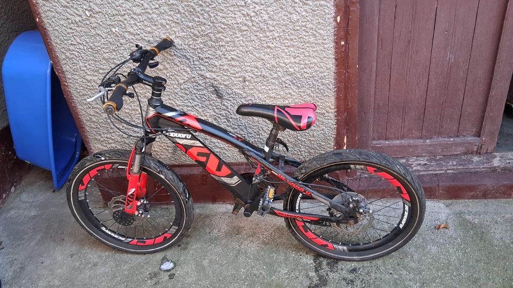 Vând bicicleta 18 inch