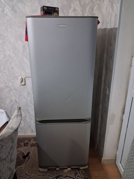Холодильник бирюса