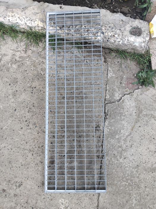 Vând gretare zincate sau trepte zincate