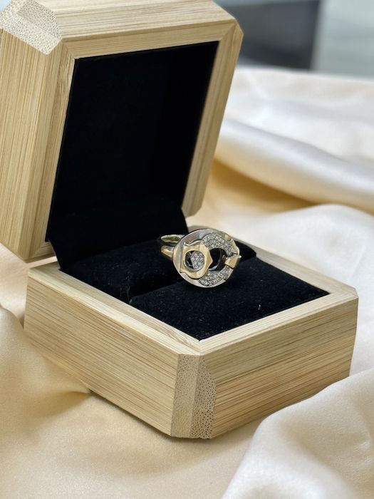 Золотое кольцо с бриллиантами