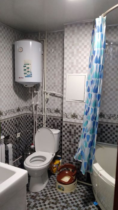 Qarshi shahar markazida 2 xonali uy