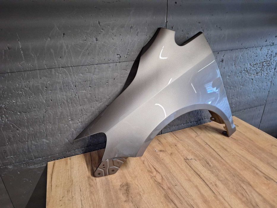 Aripa Fata Stanga VW Golf 5 V Plus 2005-2009 (LA8X (Maro))