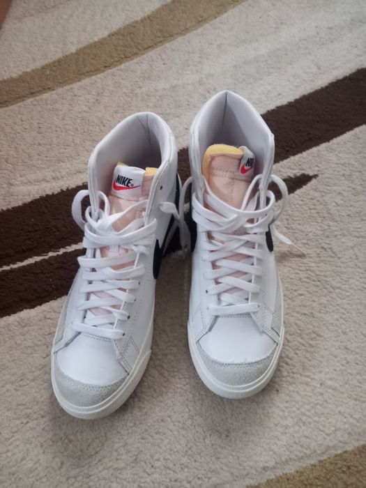 Маратонки-  Nike