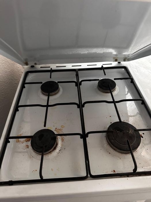 Газовая плита с духовкой