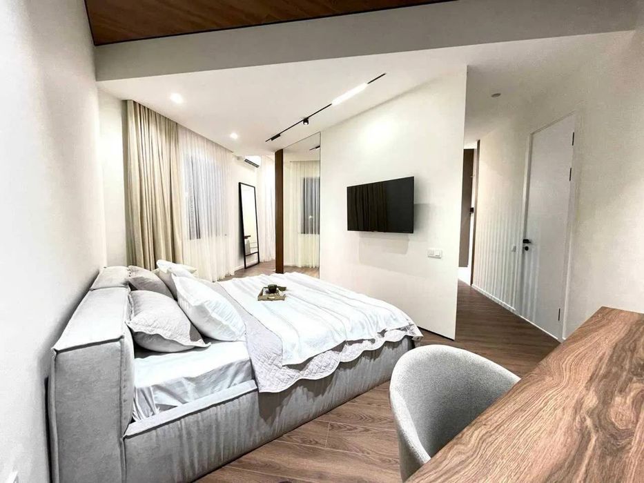 ЖУ Parisien сдается 2х комнатная квартира с Авторским ремонтом!