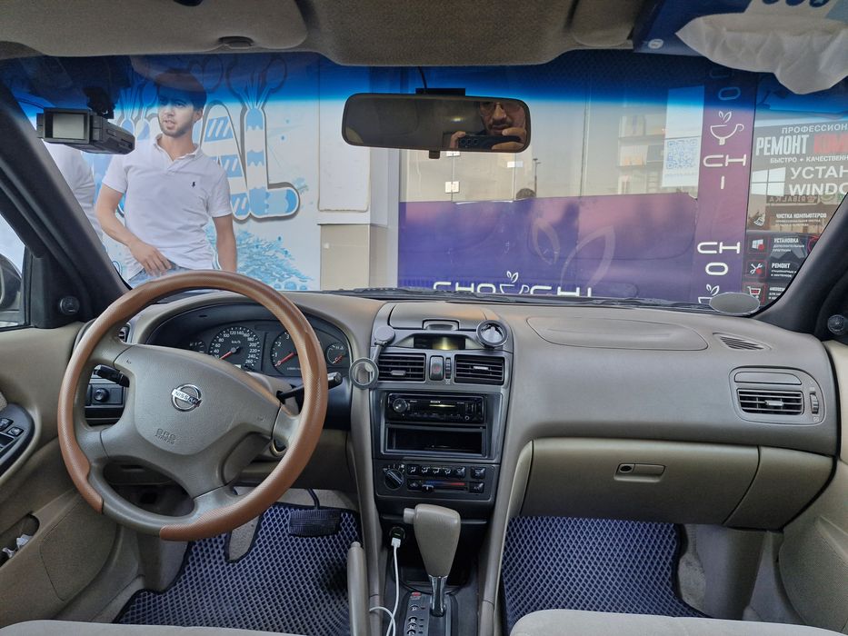 Nissan maxima a33 Dubai