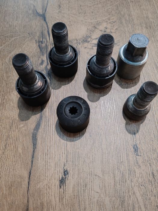 Комплект секретни болтове "Tiguan"