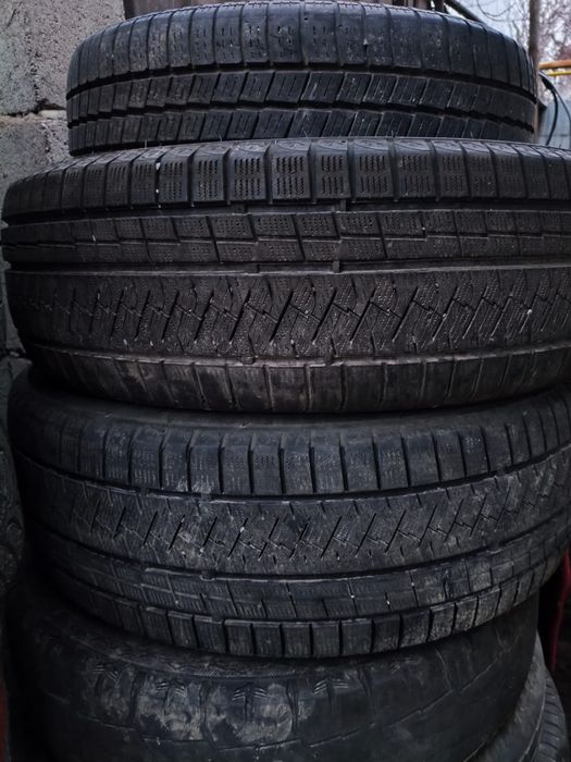 Продам два баллона 245 65 R17