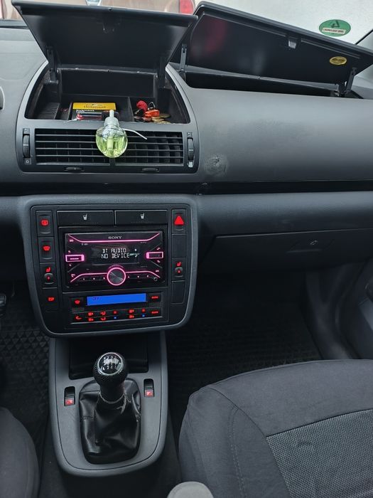 Продавам Фолксваген шаран