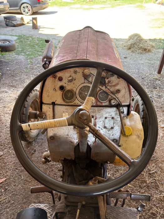 vand tractor universal 445