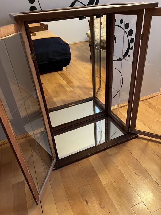 Vitrina lemn cu oglinda