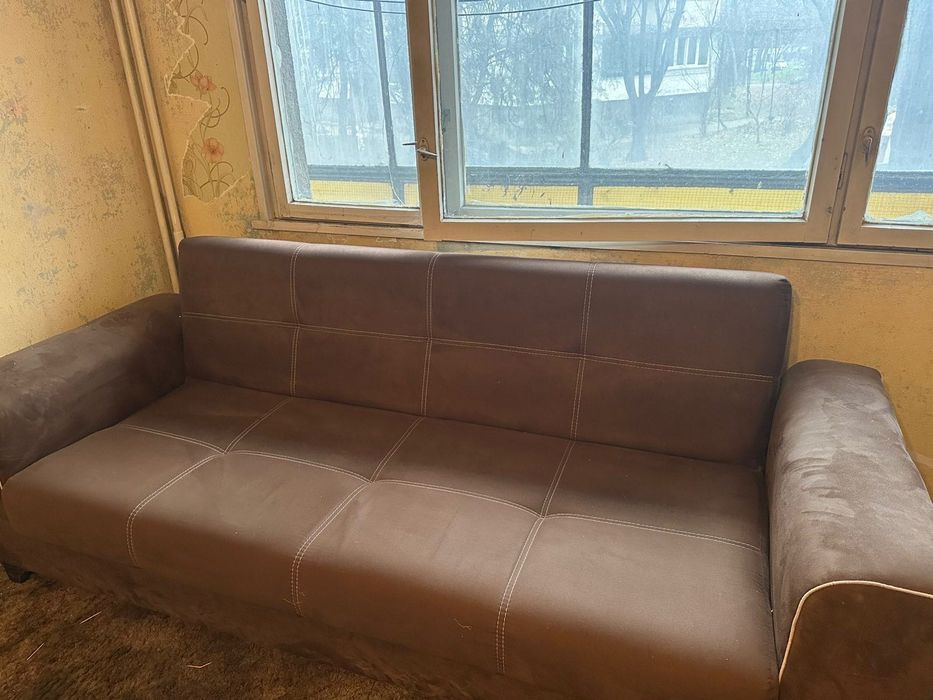 Разтегателен диван