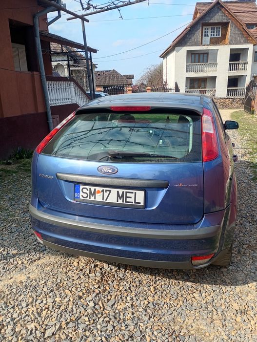 Vând Ford focus 2005 1.6 benzină preț negociabil