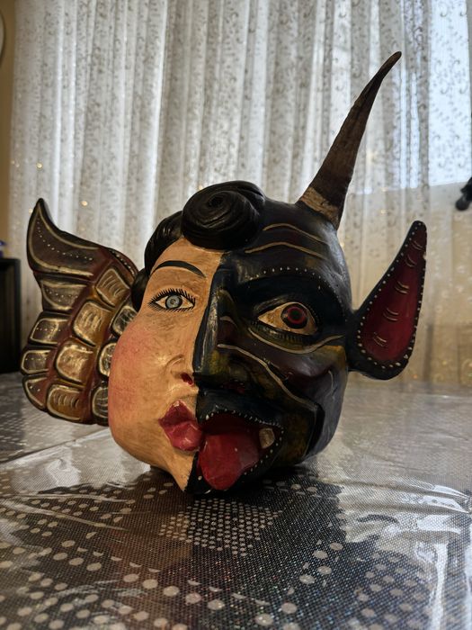 Vand masca de colectie