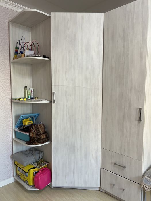 Продам шкаф +компютерн стол