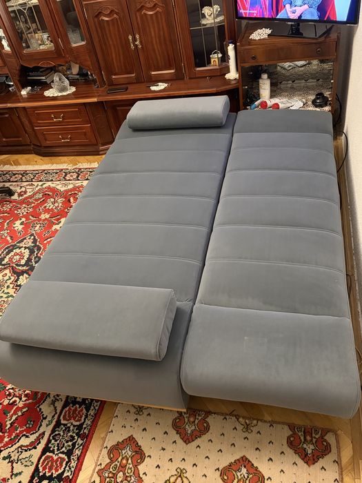 Canapea modernă gri-albăstrui, stare excelentă