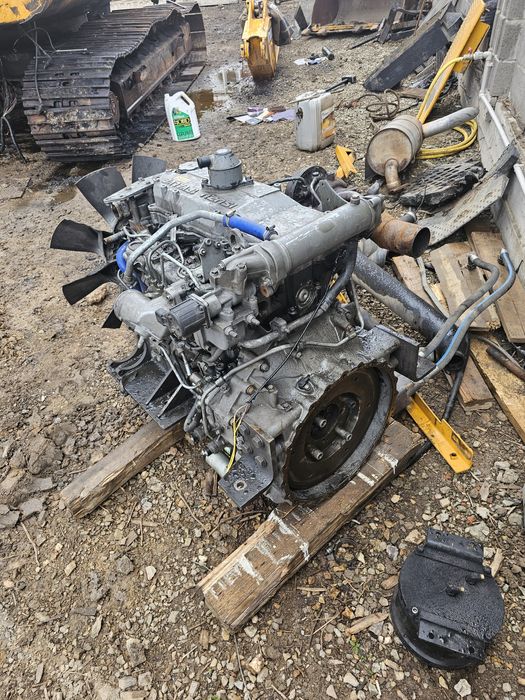 Двигатель исузу 4hk1