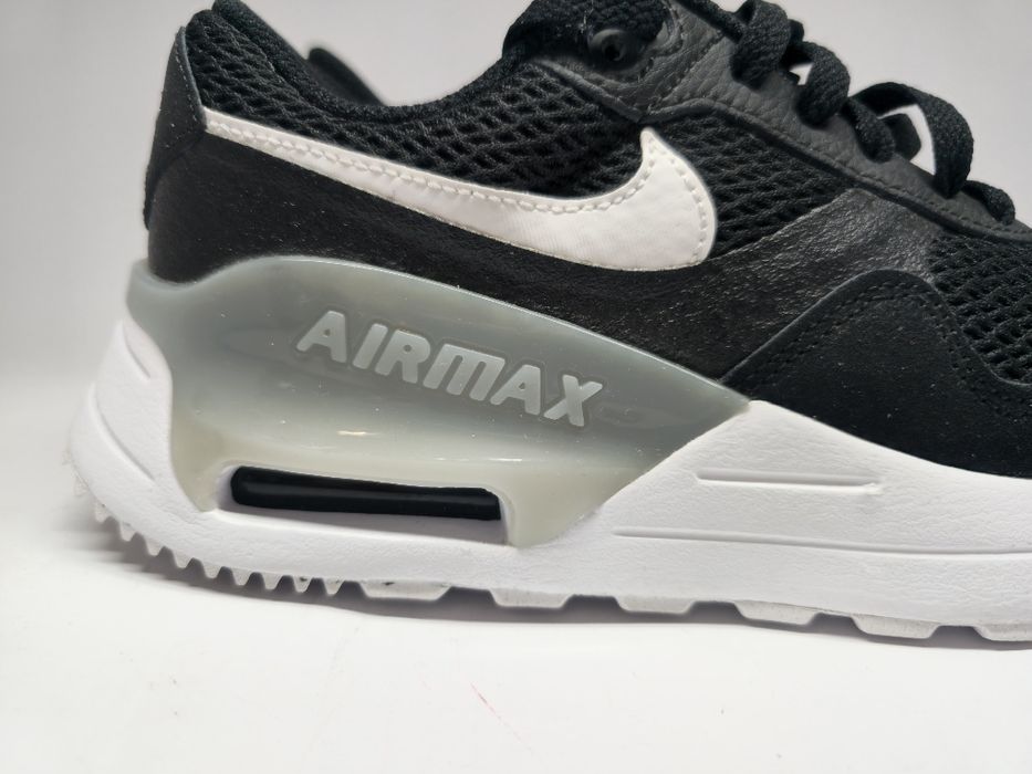 Дамски маратонки Nike Air Max SYSTM, 38 номер(24 см), нови