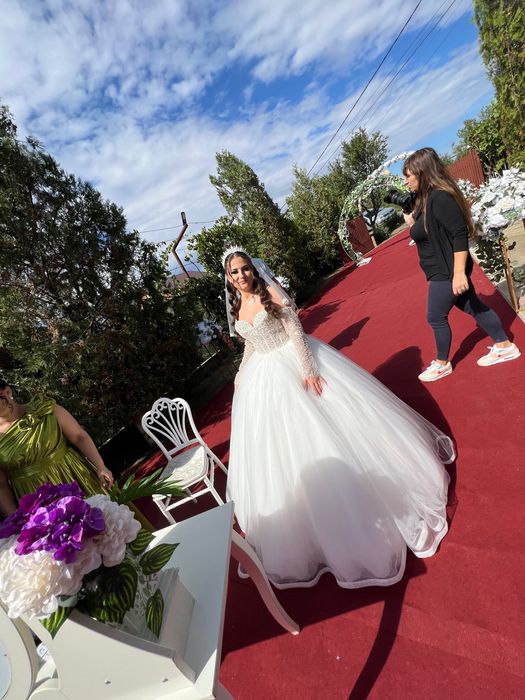 Rochie de mireasă + voal + cerc mare (9 cercuri)