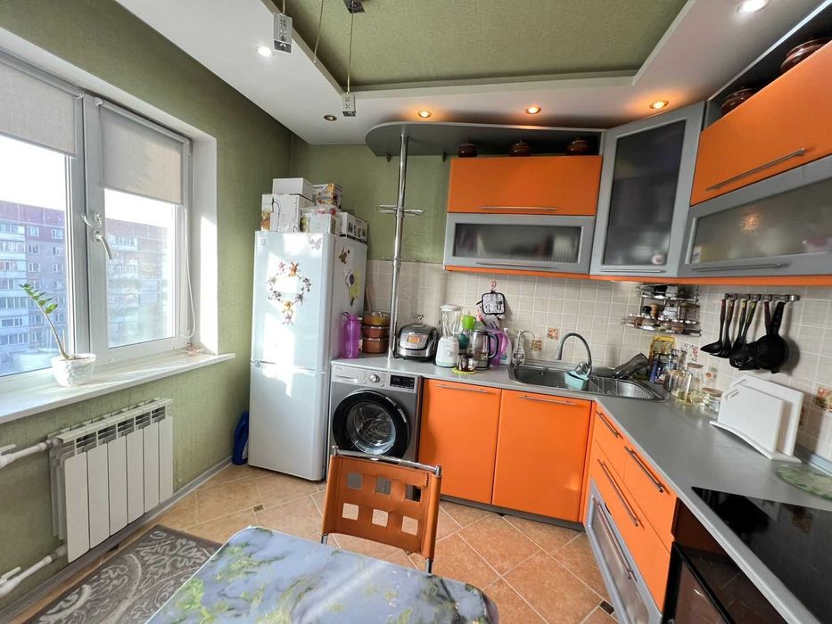 4 комн. Степной-1, 8/9 этаж